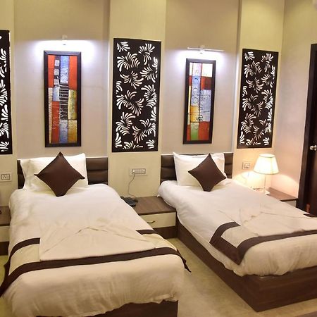 Hotel Mahendra Plaza Hardoi Kültér fotó