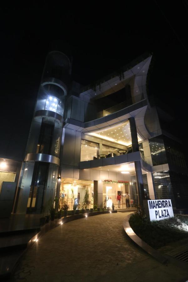 Hotel Mahendra Plaza Hardoi Kültér fotó
