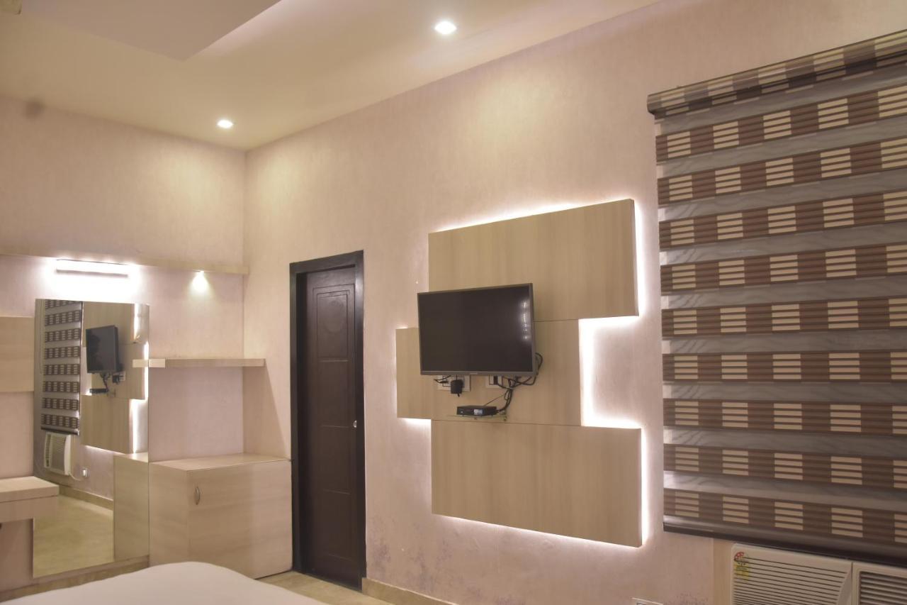 Hotel Mahendra Plaza Hardoi Kültér fotó