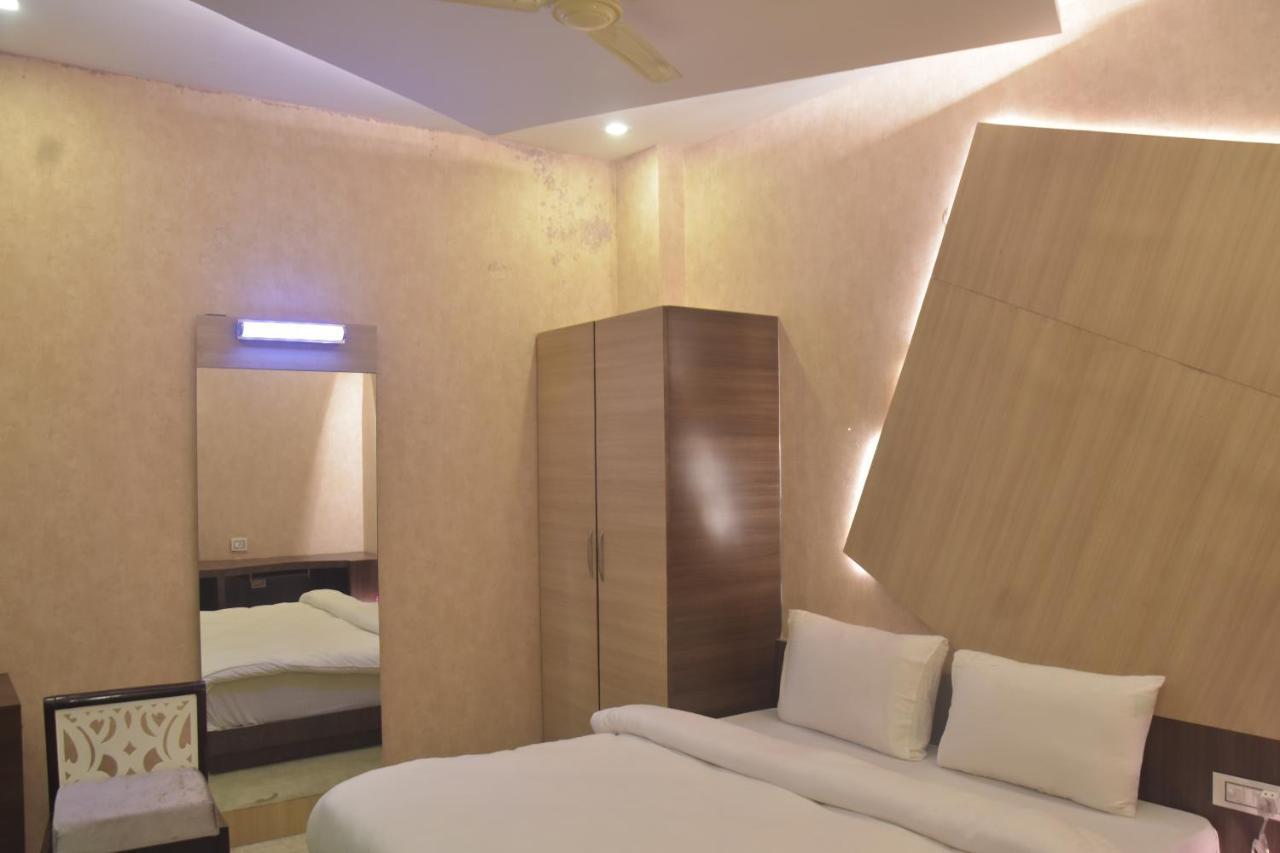 Hotel Mahendra Plaza Hardoi Kültér fotó