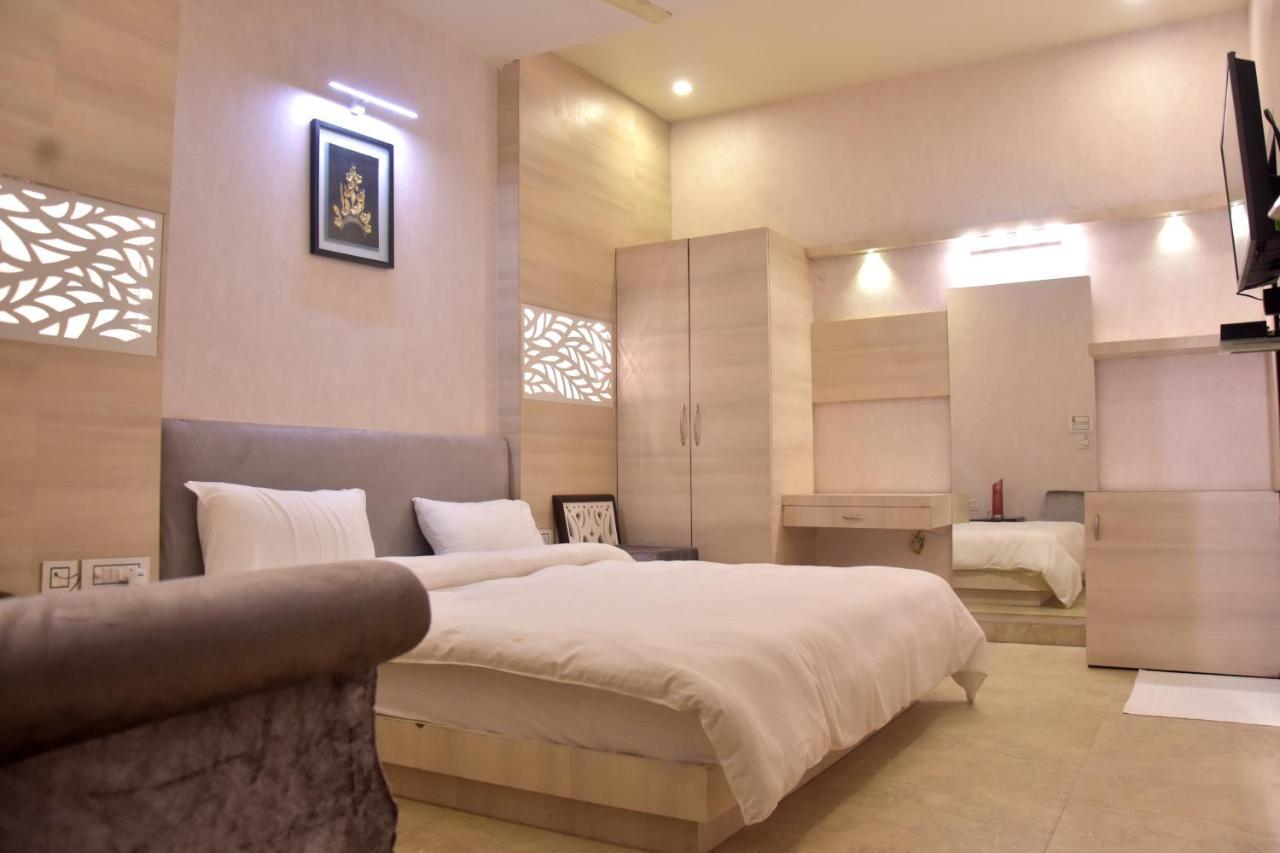 Hotel Mahendra Plaza Hardoi Kültér fotó
