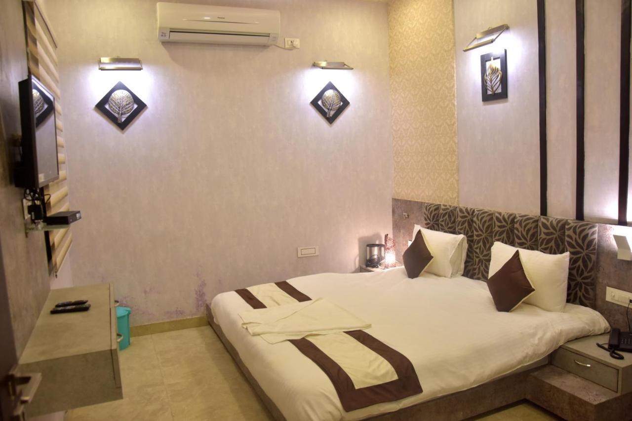 Hotel Mahendra Plaza Hardoi Kültér fotó
