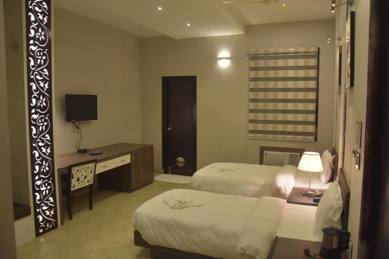 Hotel Mahendra Plaza Hardoi Kültér fotó