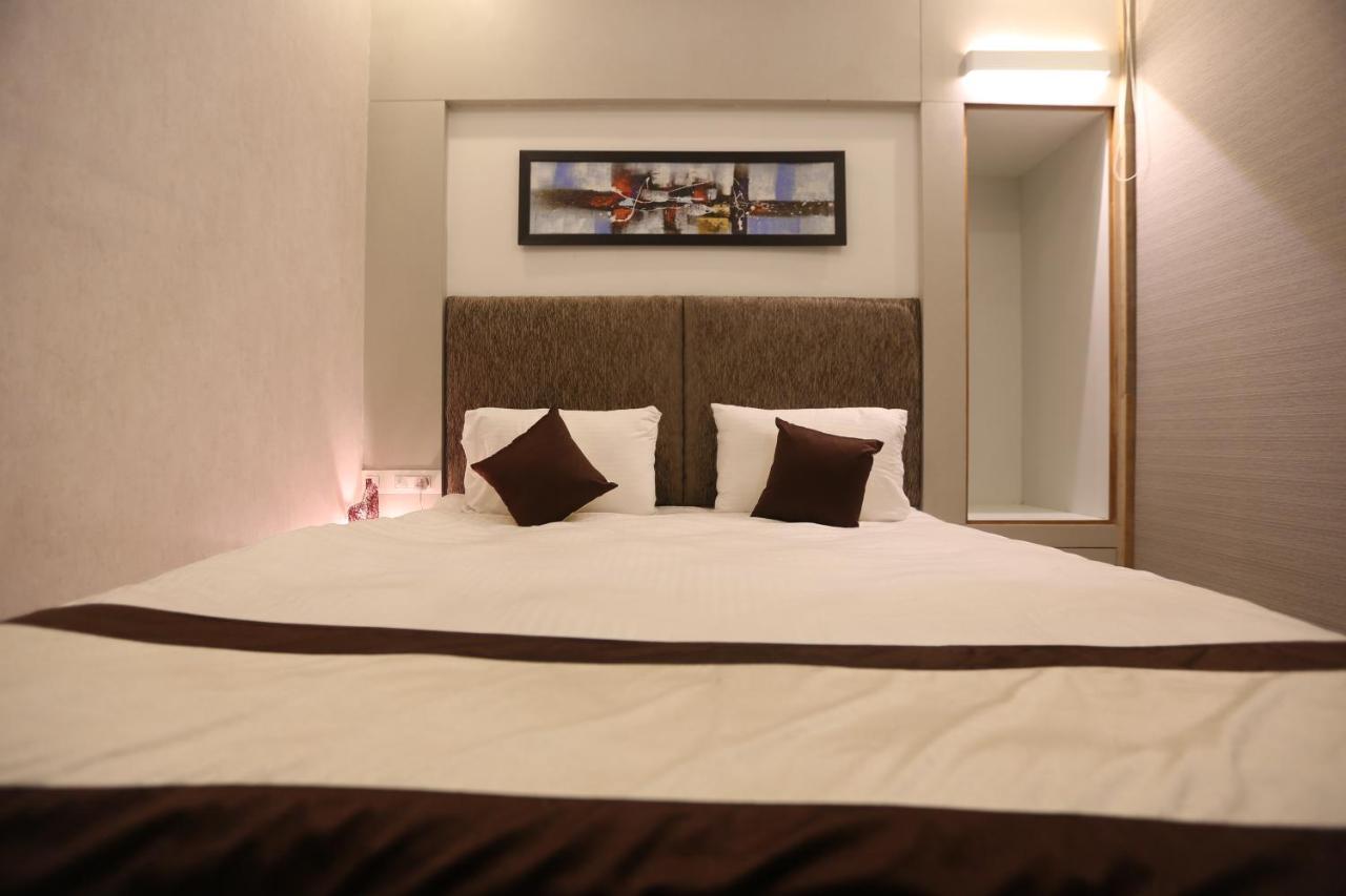 Hotel Mahendra Plaza Hardoi Kültér fotó